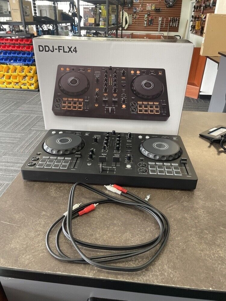Продам свой пульт DDJ FLX 4 Наушники Technics ЕАH-DJ1200ЕК