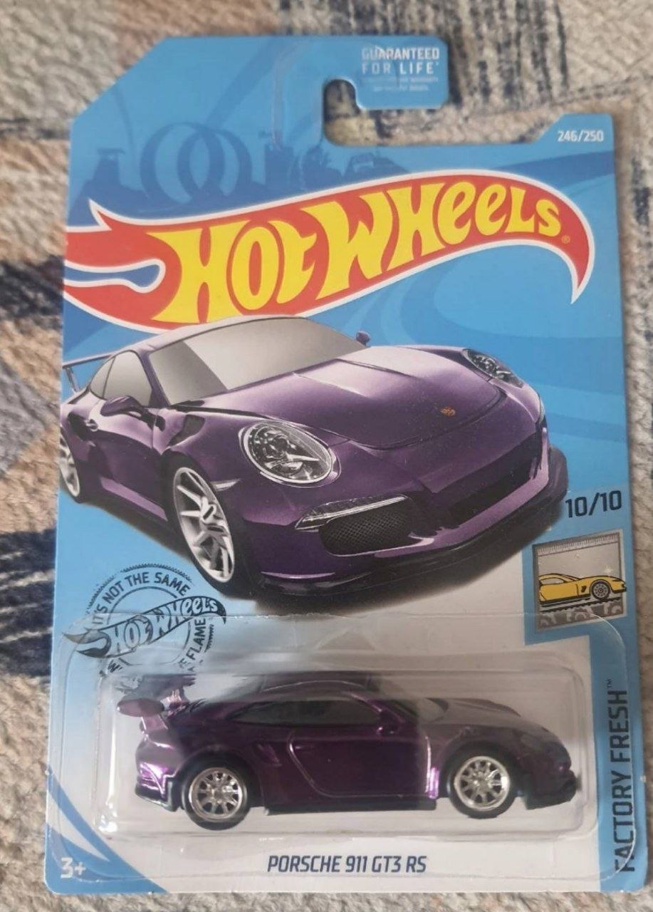 Hot Wheels Porsche 911 GT3 RS фиолетовый