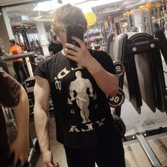 Футболка Gold's Gym с логотипом