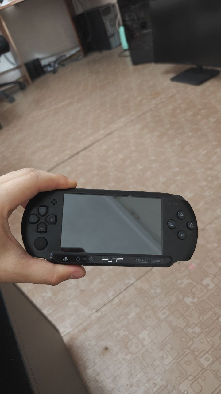 Игровая приставка Sony PSP Street (E1008)