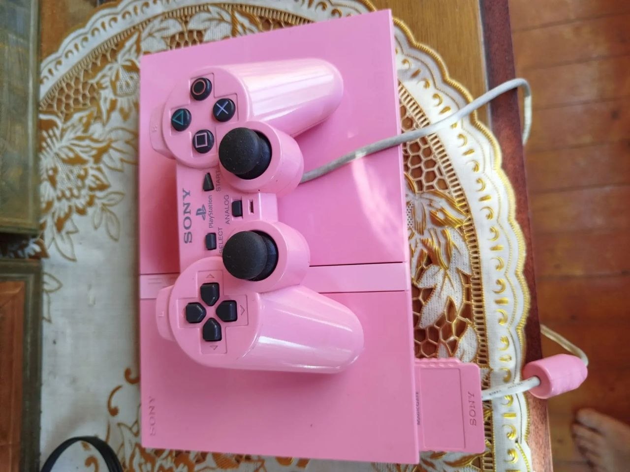 Игровая приставка Sony PlayStation 2 Slim Pink (SCPH-7